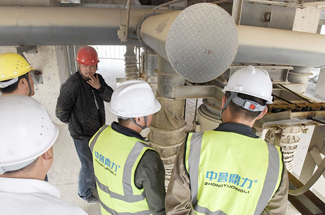 中譽鼎力售后服務人員現(xiàn)場排查設備使用情況