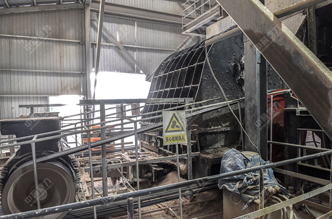 使用中譽鼎力時產(chǎn)1100噸綠色環(huán)保砂石骨料生產(chǎn)線設備