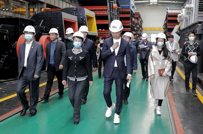 實地查看中譽(yù)鼎力智能化一體生產(chǎn)車間