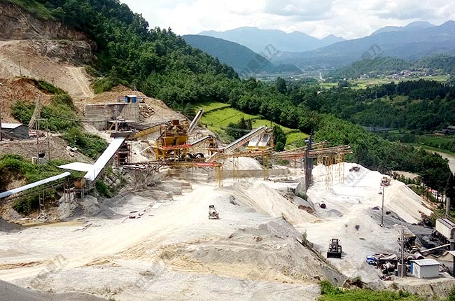 云南客戶砂石骨料生產(chǎn)線現(xiàn)場(chǎng)圖片 云南客戶砂石骨料生產(chǎn)線現(xiàn)場(chǎng)圖片