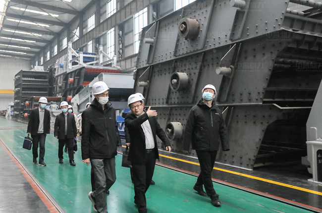 調(diào)研智能化一體生產(chǎn)車間.jpg 調(diào)研智能化一體生產(chǎn)車間.jpg