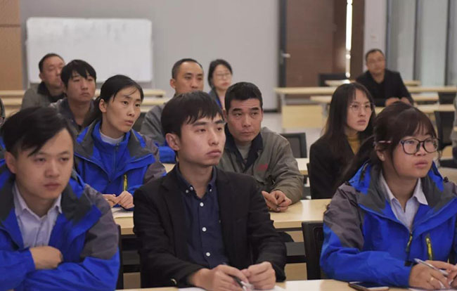 中譽(yù)鼎力智能裝備有限公司進(jìn)行消防實(shí)操演練