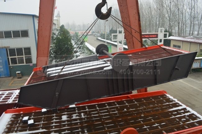 中譽(yù)鼎力振動篩