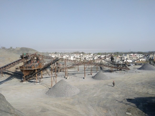 振動(dòng)篩在砂石生產(chǎn)線中的作用