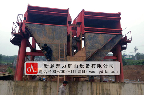 生產(chǎn)線中的大型振動篩