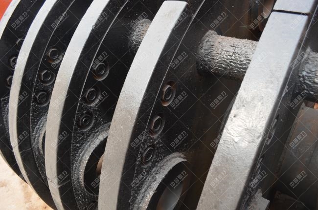 破碎機轉(zhuǎn)子局部