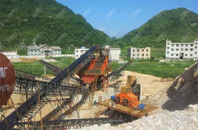 礦石制砂機(jī)使用現(xiàn)場(chǎng)