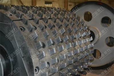 對輥破輥?zhàn)? style=