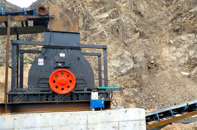 硬巖破碎機在砂巖礦山加工現(xiàn)場