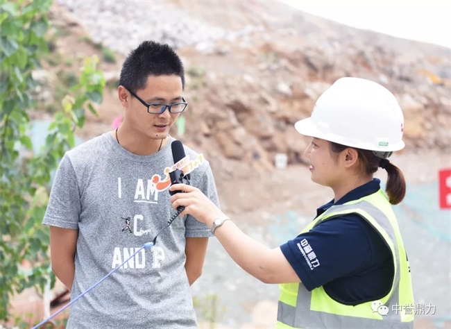 生產(chǎn)線現(xiàn)場(chǎng)采訪山里建材負(fù)責(zé)人