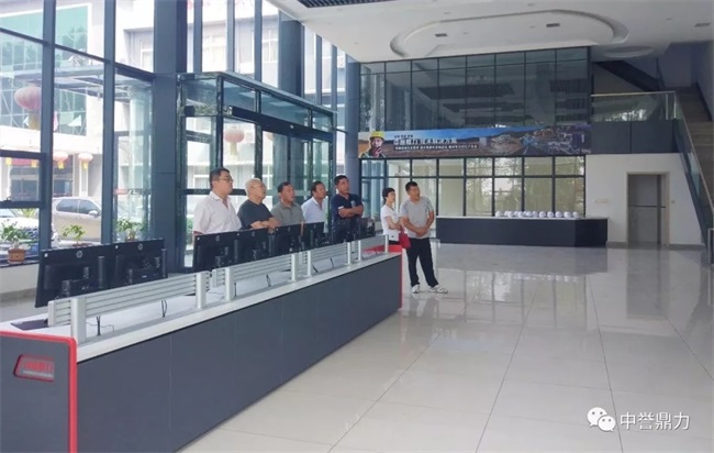 鼎力廠區(qū)的商務(wù)