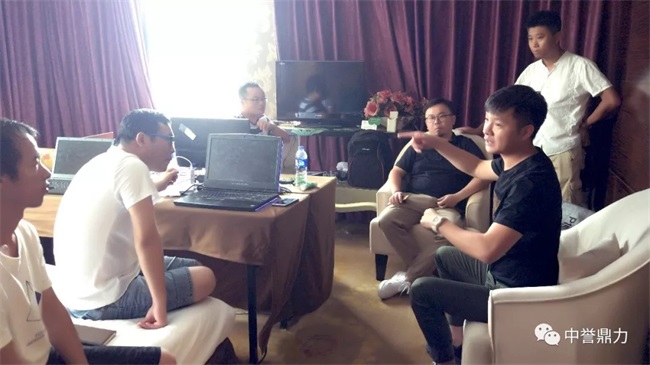 董事長指導(dǎo)工作