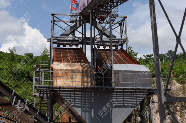 兩臺(tái)圓形振動(dòng)篩同時(shí)工作