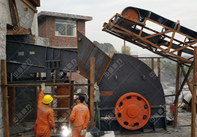 錘式破碎機(jī)