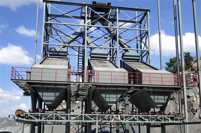 破碎制砂生產(chǎn)線(xiàn)篩分設(shè)備