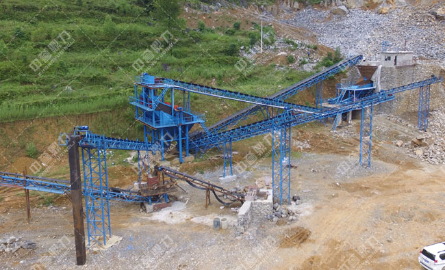 安裝完畢的輸送和篩分設(shè)備