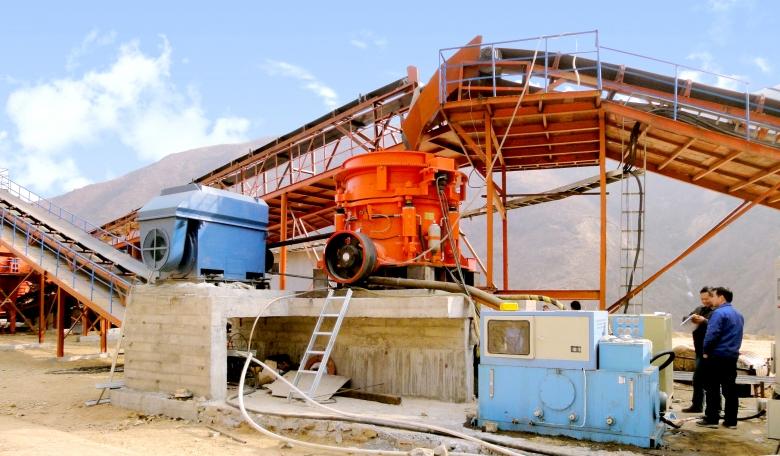 圓錐碎石機現(xiàn)場