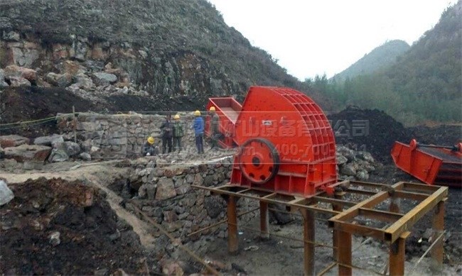 碎石機械使用現(xiàn)場