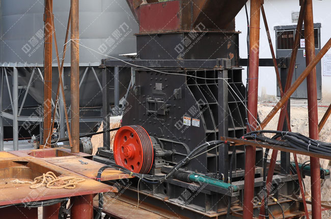 機(jī)制砂生產(chǎn)設(shè)備—破碎機(jī)