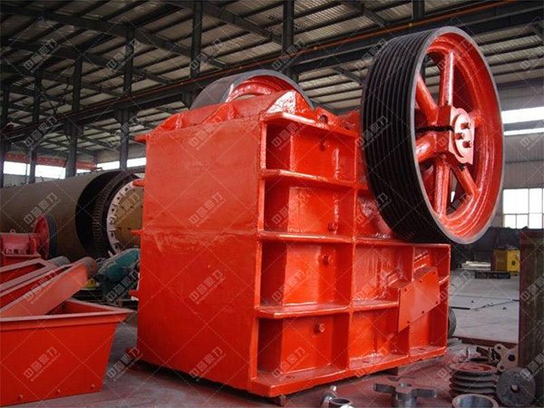 57鄂式碎石機(jī)