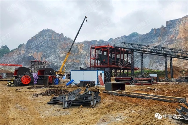 砂石骨料生產(chǎn)線設(shè)備進(jìn)場