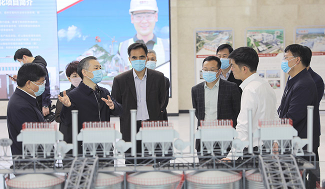 新鄉(xiāng)市副市長王占波蒞臨中譽鼎力視察調研