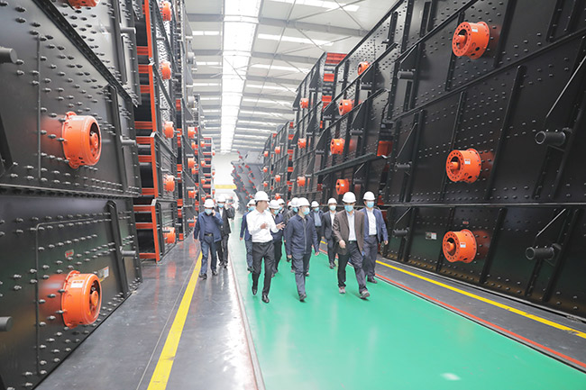 參觀中譽鼎力智能化一體生產車間