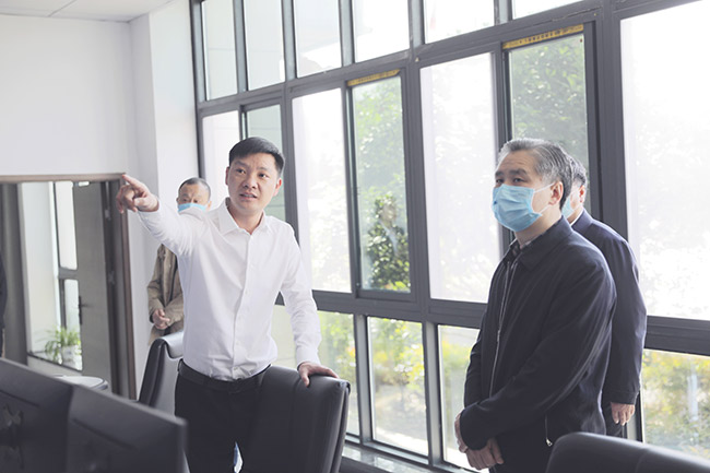 新鄉(xiāng)市副市長王占波一行參觀中譽鼎力礦山管理云數據