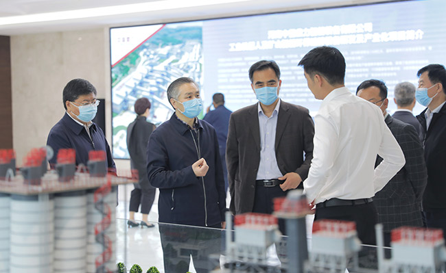 張治民董事長介紹中譽鼎力多位一體循環(huán)建材產業(yè)園