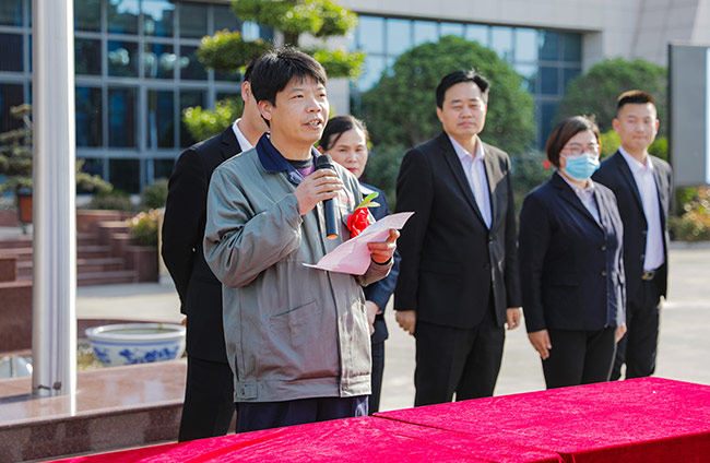 車(chē)工代表王海彥發(fā)言