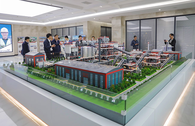 張治民董事長介紹中譽鼎力循環(huán)建材產(chǎn)業(yè)園項目