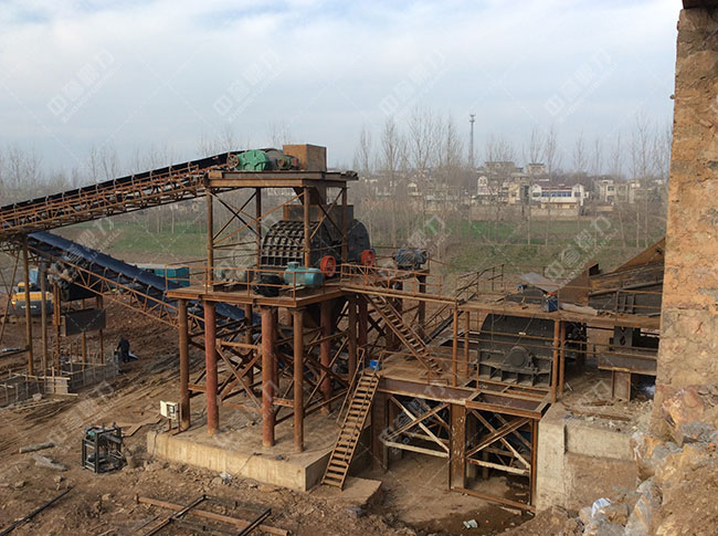 時產(chǎn)200噸碎石機(jī)案例現(xiàn)場