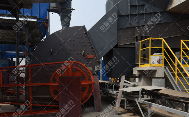 時產(chǎn)200噸碎石機(jī)案例現(xiàn)場