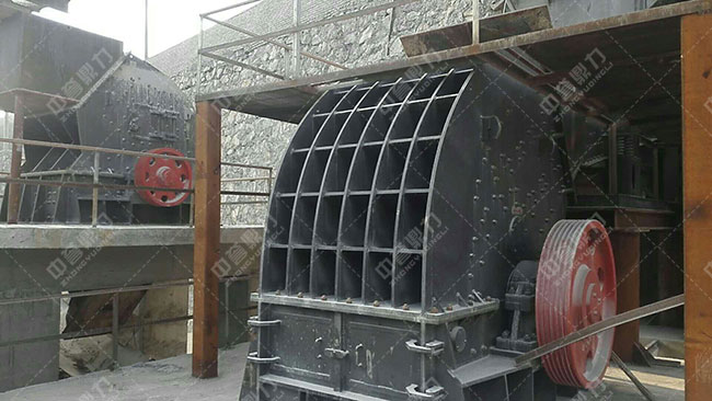 時產(chǎn)200噸碎石機(jī)