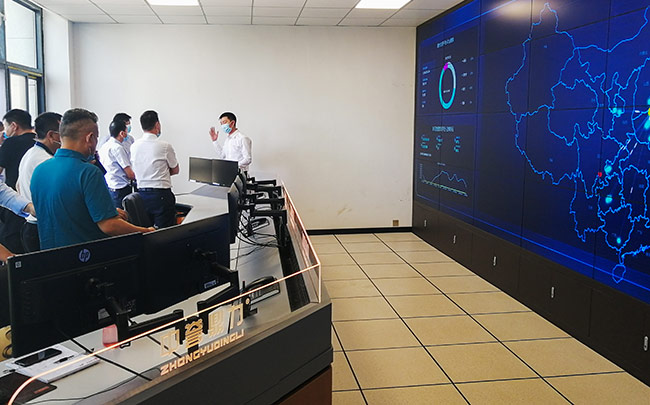 湖北省赤壁市導(dǎo)參觀中譽鼎力礦山管理云數(shù)據(jù)