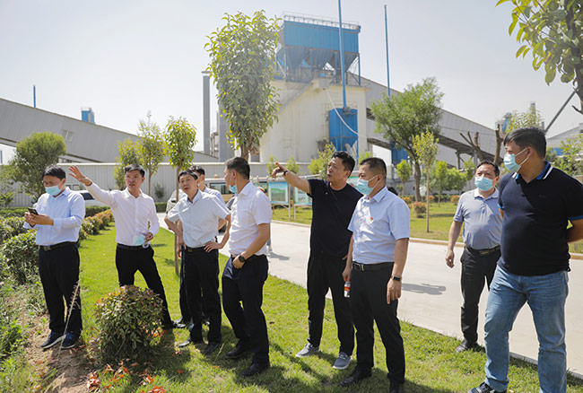 湖北省赤壁市導(dǎo)參觀資源有限公司時產(chǎn)3000噸砂石骨料生產(chǎn)線