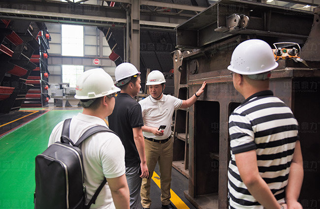 參觀中譽(yù)鼎力智能化一體生產(chǎn)車(chē)間