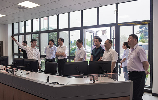 滎陽市導(dǎo)一行實(shí)地參觀中譽(yù)鼎力礦山管理云數(shù)據(jù)