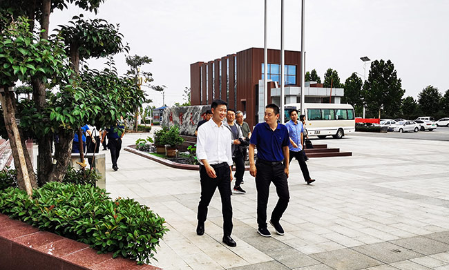 焦作市副秘書(shū)長(zhǎng)侯志強(qiáng)一行蒞臨中譽(yù)鼎力考察調(diào)研